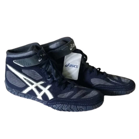 asics aggressor 2